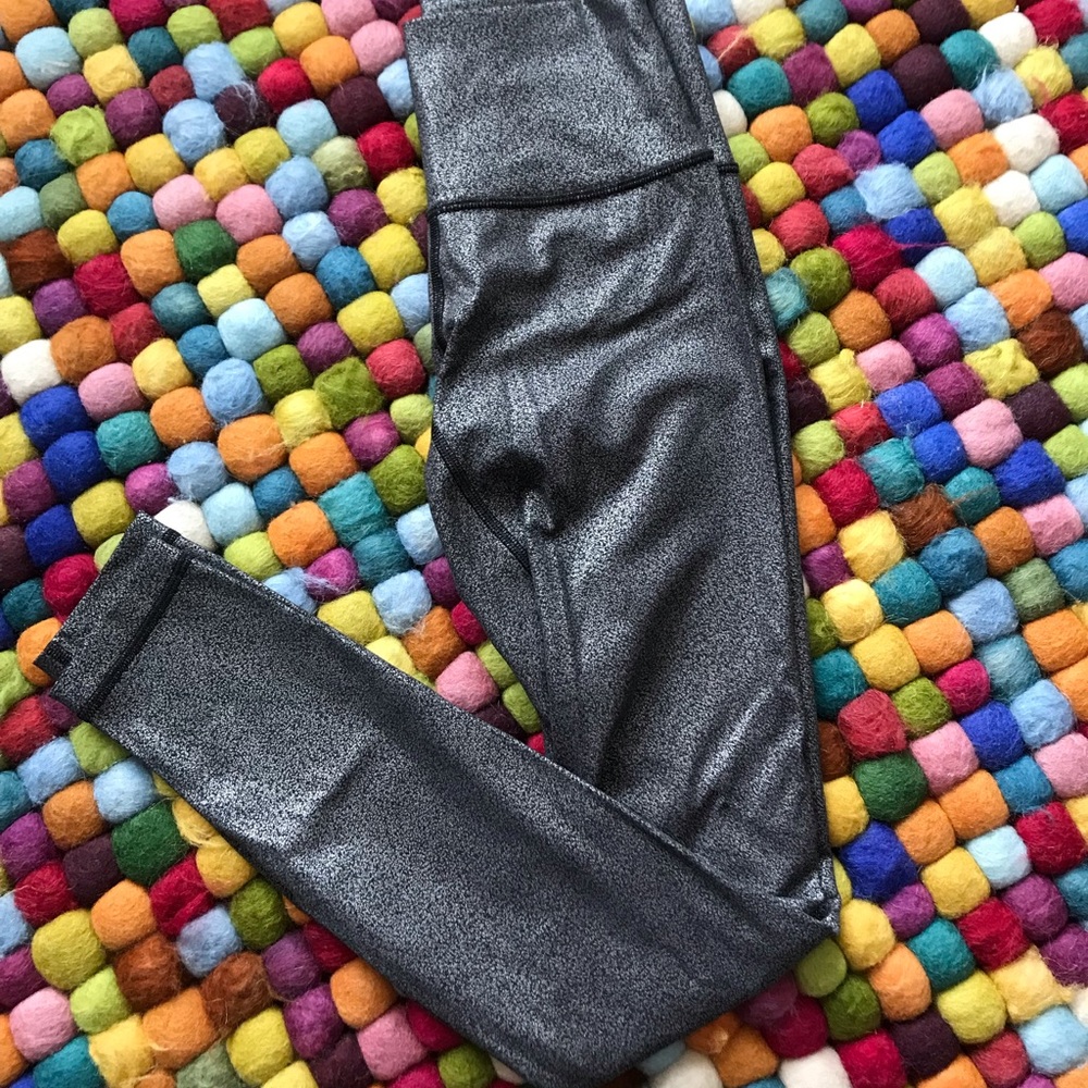 Lululemon High Rise Size 4 Foil EUC